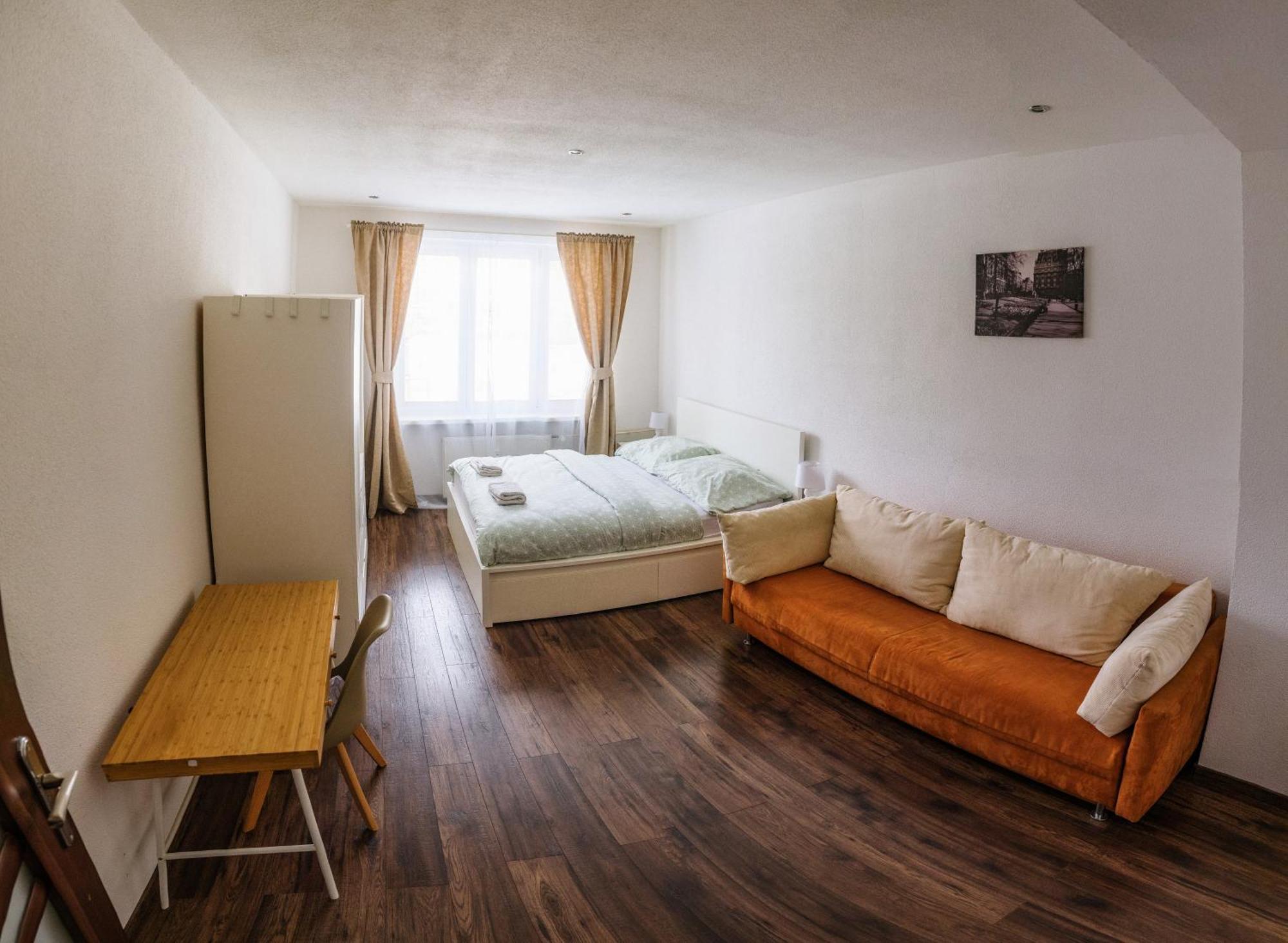 Milde'S Apartment Near The City Center - Hospodarska Street Trnava Exterior foto